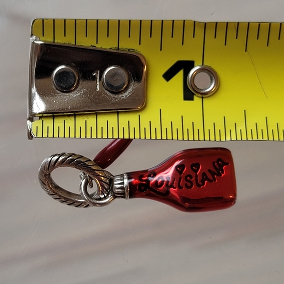 Pre-owned Brighton ABC Louisiana State Hot Sauce Bottle Enamel Charm with Pepper - Picture 4 of 5